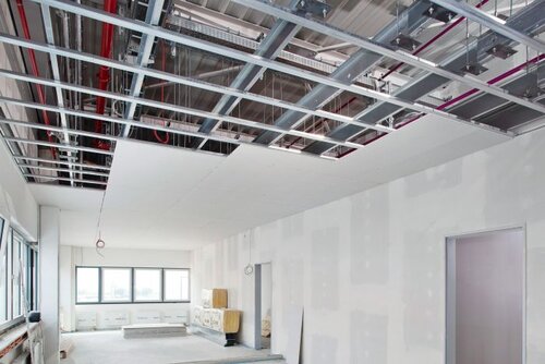 In der Trockenbauweise werden Komponenten zu bauphysikalischen leistungsfähigen Systemen gefügt, die auch den Anforderungen der Kreislaufwirtschaft gerecht werden. Bild: Protektorwerk, Gaggenau