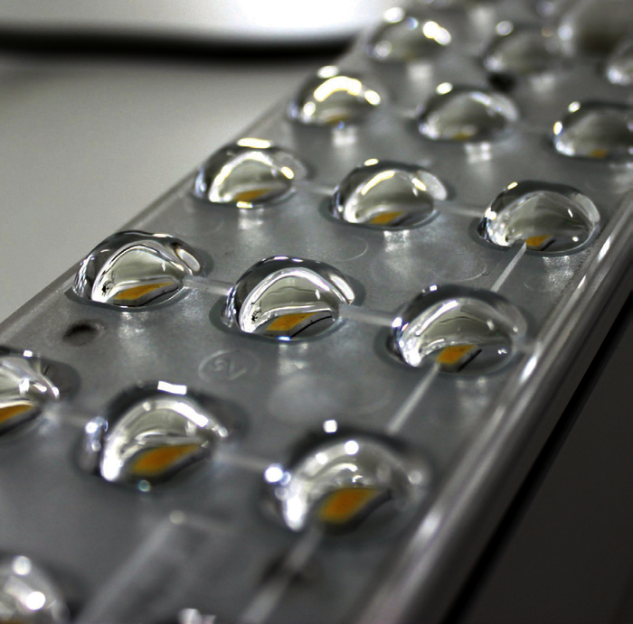 Eine überaus wirtschaftliche Lösung stellt das LED-Lichtbandsystem Priamos von LEDexchange dar