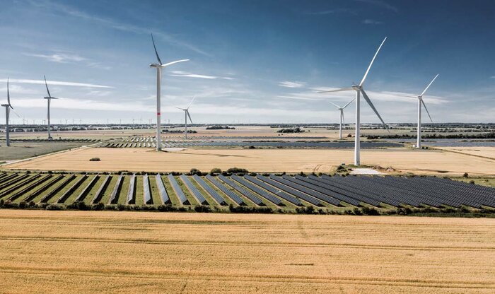 Solarparks und Windkrafträder in Bosbüll: Auch nach Ablauf der EEG-Förderung sollen sie wirtschaftlich und umweltfreundlich im Einsatz bleiben