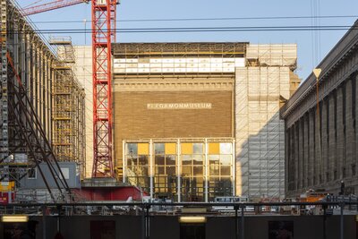 Schoerghuber_liefert_Tueren_fuer_Pergamonmuseum_Bild_1.jpg