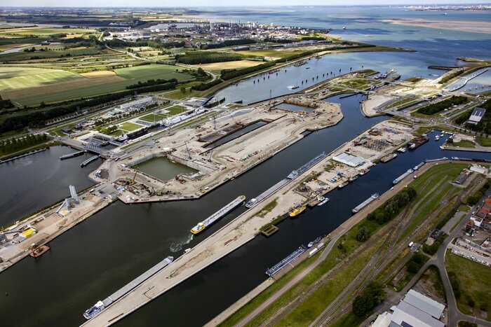 New_Lock_Terneuzen_Copyright_van_der_Kloet_Foto_en_Videoproducties.jpg