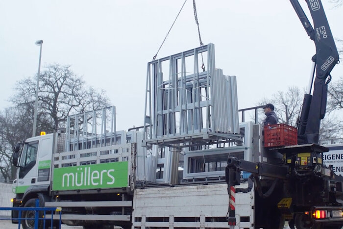 ReFrame-Foto3-Muellers-Baustellenwagen.jpg