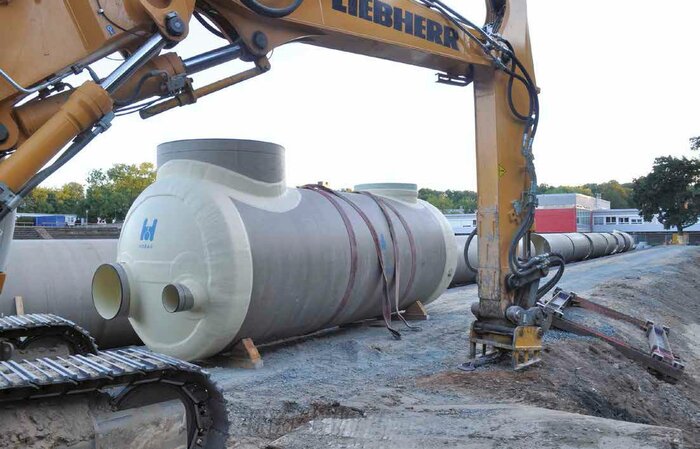 Anlieferung des Drosselbauwerkes GFK Rohr DN 2400.