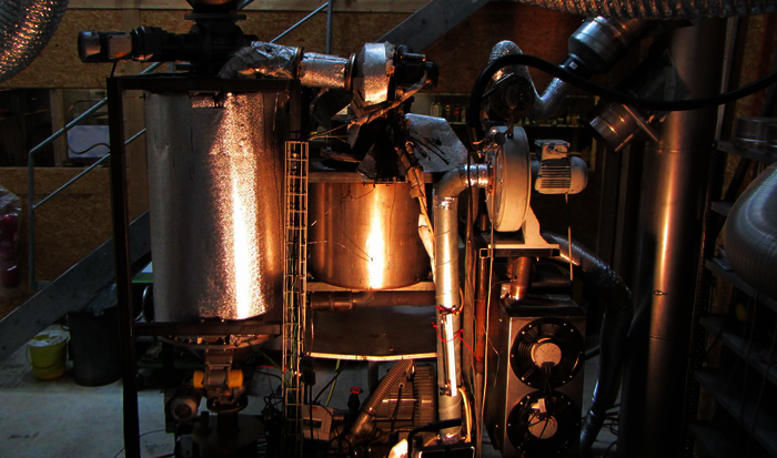 Der Prototyp der Pyrolyse-Anlage mit direktem Eintrag der Abgase in den Pyrolyse- Reaktor.