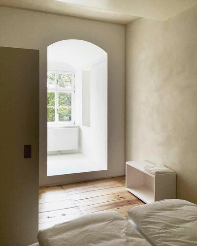 gB_93_S18_Schloss_Elemente_weiss_Gesamtbild.jpg