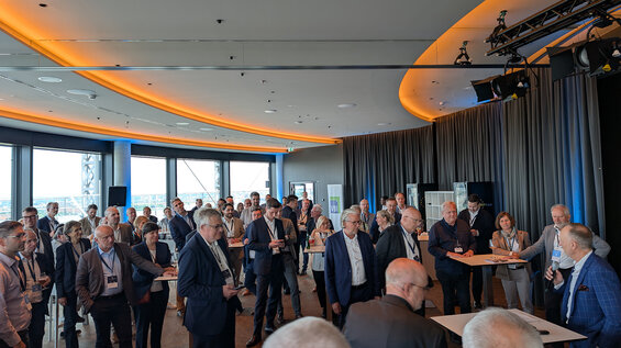 Ingenieur-Summit2025_Ausklang-Rede_Hofmeister_DIB1.jpg