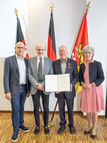 Bundesverdienstkreuz_fuer_Hans-Ullrich_Kammeyer-Feierstunde_DIB.jpg