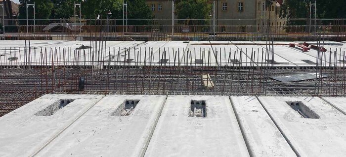 Spannbetondecken eignen sich gut im Schulgebäudebau