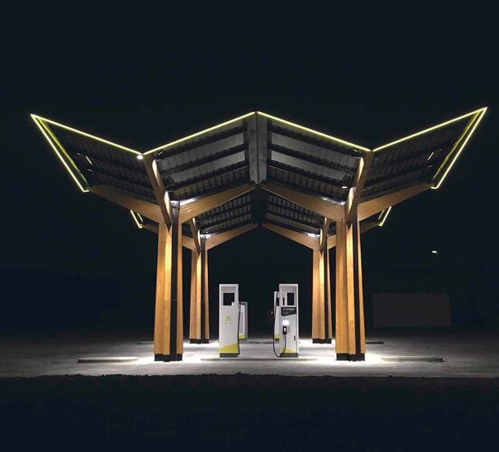 Das Unternehmen GlasMetall bietet alles aus einer Hand: Planung, Technik und Montage. Foto: GlasMetall gB_93_S59_Elektromobilitaet_GlasMetall.jpg