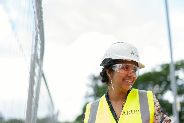 Ingenieurin auf der Baustelle 
