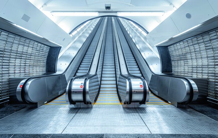 large-metro-prague-karlovo-namesti-station_schindler.jpg