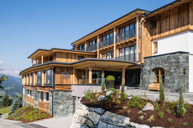 In den Hang hinein gebaut - Naturhotel Edelweiss Wagrain