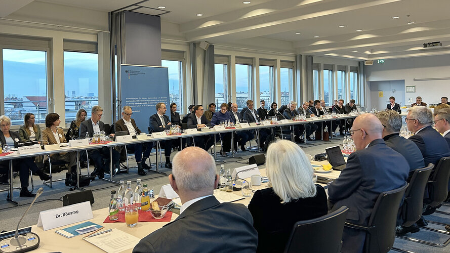 Buendnis-bezahlbarer-Wohnraum_Spitzenrunde_BIngK.jpg