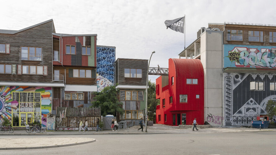 Ein Holzbau als Zugangspunkt zum Quartier 250709_lignatur_Holzmarkt_Haus_2_01.jpg