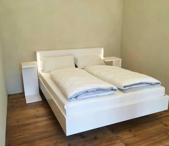 gB_93_S18_Schloss_Leichtigkeit_Bett.jpg