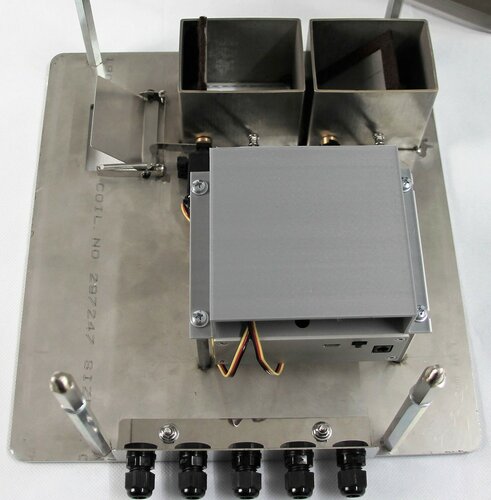 Verbrennungsluftverteilungssystem mit Hardware (Sensorik, Aktoren, Mikrocontroller, Luft- und Sicherheitsklappen) und Software mit intelligenten und parametrierbaren Regelalgorithmen für die Verbrennungsregelung.