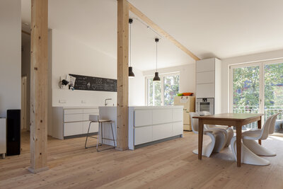 NEST_4__c__Fotografie_Gabriel_Bu__chelmeier_Holzdetails_auch_in_den_Innenbereichen.jpg