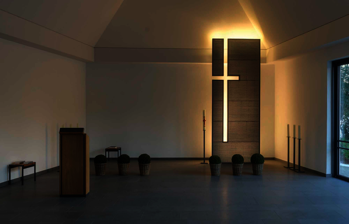 Der Kirchenraum der Kapelle in Cloppenburg bei Tageslicht