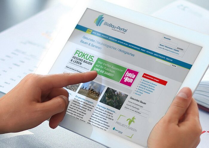 BioBau_Tablet_mit_BioBau-Portal.de_Startseite.jpg