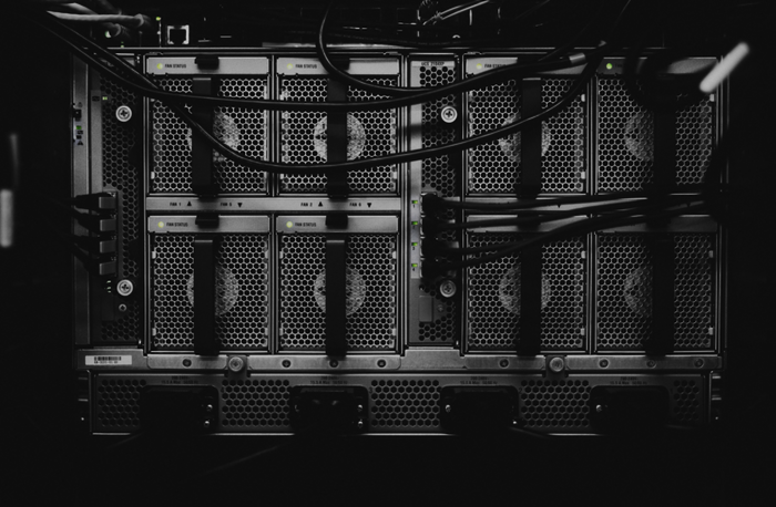 crop_thomas-kvistholt-191153-unsplash.png