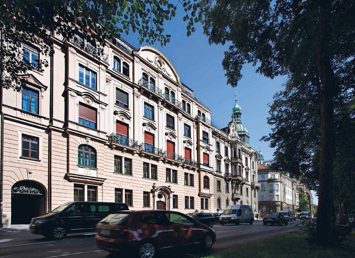 gB_2019_94_66_Denkmal_Holzfenster_historisch_Muenchen.jpg