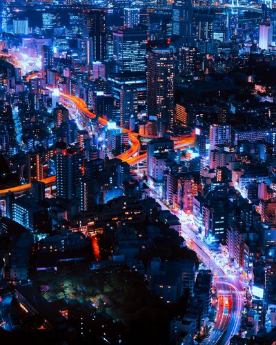 Großstadtlichter bei Nacht, Quelle: Pawel Nolbert / Unsplash pawel-nolbert-4u2U8EO9OzY-unsplash.jpg