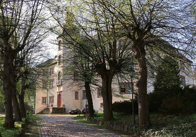 gB_93_S18_Schloss_Minimalismus_Tagungsort.jpg