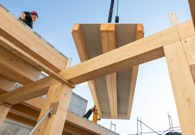 Praxispremiere für zerlegbare Holz-Beton-Verbunddecken