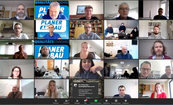 Screenshot-Panorama vom virtuellen QM-Workshop für Bauplanungsbüros: Mosaik zahlreicher Desktopansichten mit Teilnehmen 