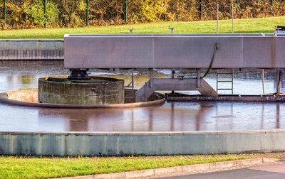 Zwei Teile einer Kläranlage – sowohl der biologische als auch der Nachklärbereich – können nur als Ganzes geplant werden.