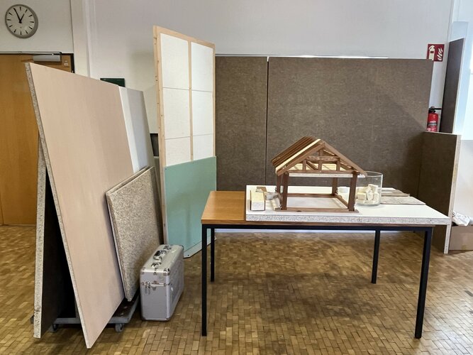Kleine Ausstellung mit Produktmustern von Smarter Habitat GmbH & Co.KG
