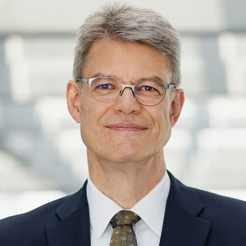 Schnieder-Patrick_BM_Tobias-Koch.jpg Schnieder-Patrick_BM_Tobias-Koch.jpg