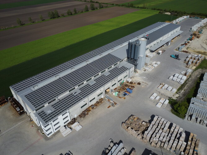Silber-Zertifizierung bestätigt nachhaltige Betonproduktion 250505_Rohrderder_PV-Anlage.JPG