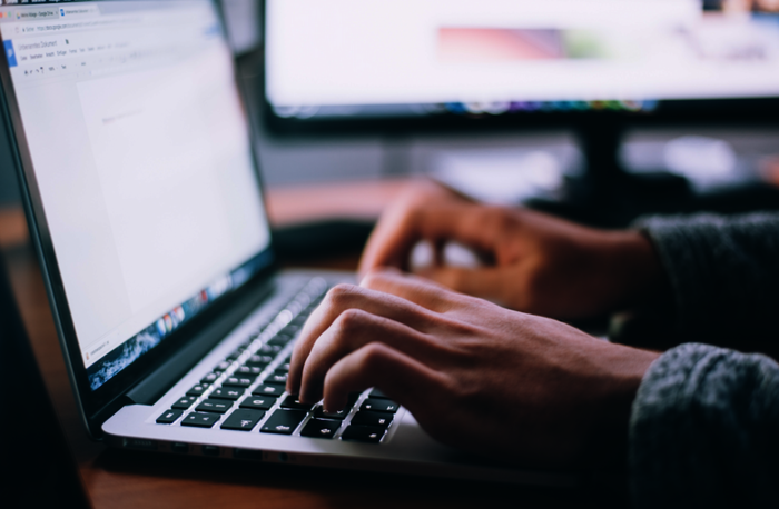 crop_glenn-carstens-peters-203007-unsplash.png