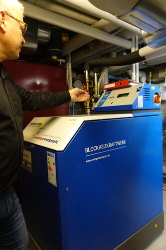 Blockheizkraftwerk (BHKW) Typ ASV 21, Fab. Energiewerkstatt, mit 43 kW thermisch, 20 kW elektrisch, betrieben mit Flüssiggas.