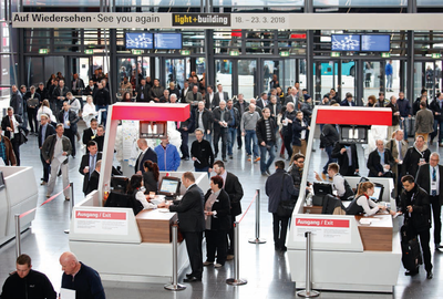 bps_2018_02_003_3.png Where modern spaces come to life: digital – individuell – vernetzt“ lautete das Motto der Light+Building 2016, die das Thema Digitalisierung in den Mittelpunkt stellte. Mehr als 216.000 internationale Fachbesucher kamen für die Messe nach Frankfur