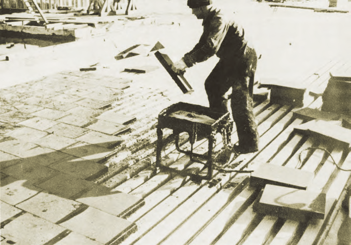 1942 erlangt Foamglas als Industrieprodukt Marktreife, Anwendungen als Dämmstoff machen das Produkt besonders erfolgreich.