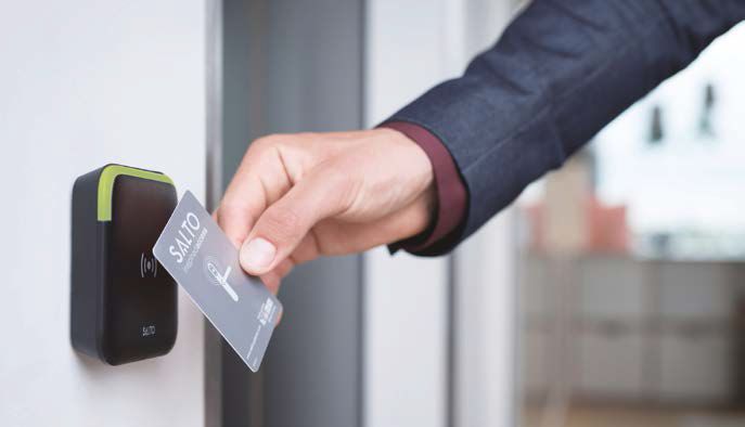 Für die Zutrittskontrolle empfehlen sich als Identifikationstechnologie RFID-Lösungen mit 13,56 MHz.