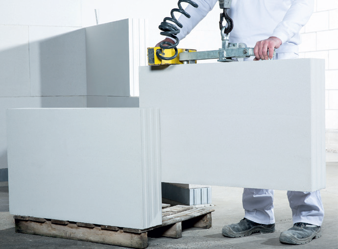 Kalksandstein zählt zu den wirtschaftlichen Konstruktionsarten im Geschosswohnungsbau. Insbesondere großformatige Systeme reduzieren Bauzeiten und -kosten.