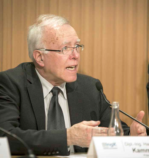 Unterstrich die Inhalte der Studie: Bundesingenieurkammerpräsident Hans-Ullrich Kammeyer auf der Pressekonferenz.