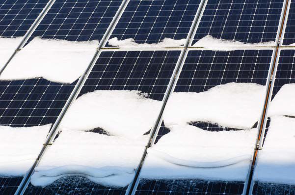 Schnee auf PV-Anlage ohne Schneefangsystem