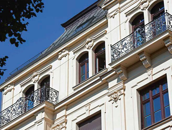 gB_2019_94_66_Denkmal_Fassade_Verziert_Balkone.jpg