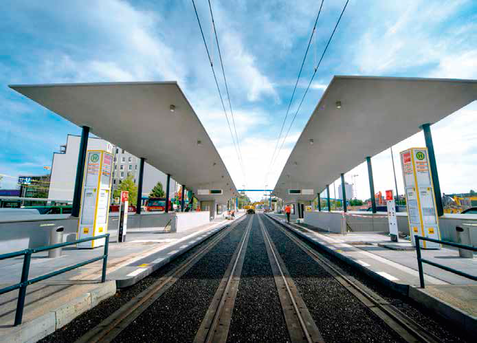 Durch die Ausführung in „Liapor“-Leichtbeton sollen die beiden Haltestellendächer nicht massiv und schwer wirken, sondern leicht und elegant.
