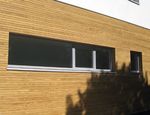 Bis in den Kern mit Wachs imprägniert – eine Dauerholz-Fassade ist haltbar wie Tropenholz und dennoch aus heimischer Kiefer.