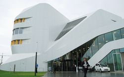 Der Entwurf für das Laborgebäude stammt von Architekt Ben van Berkel.