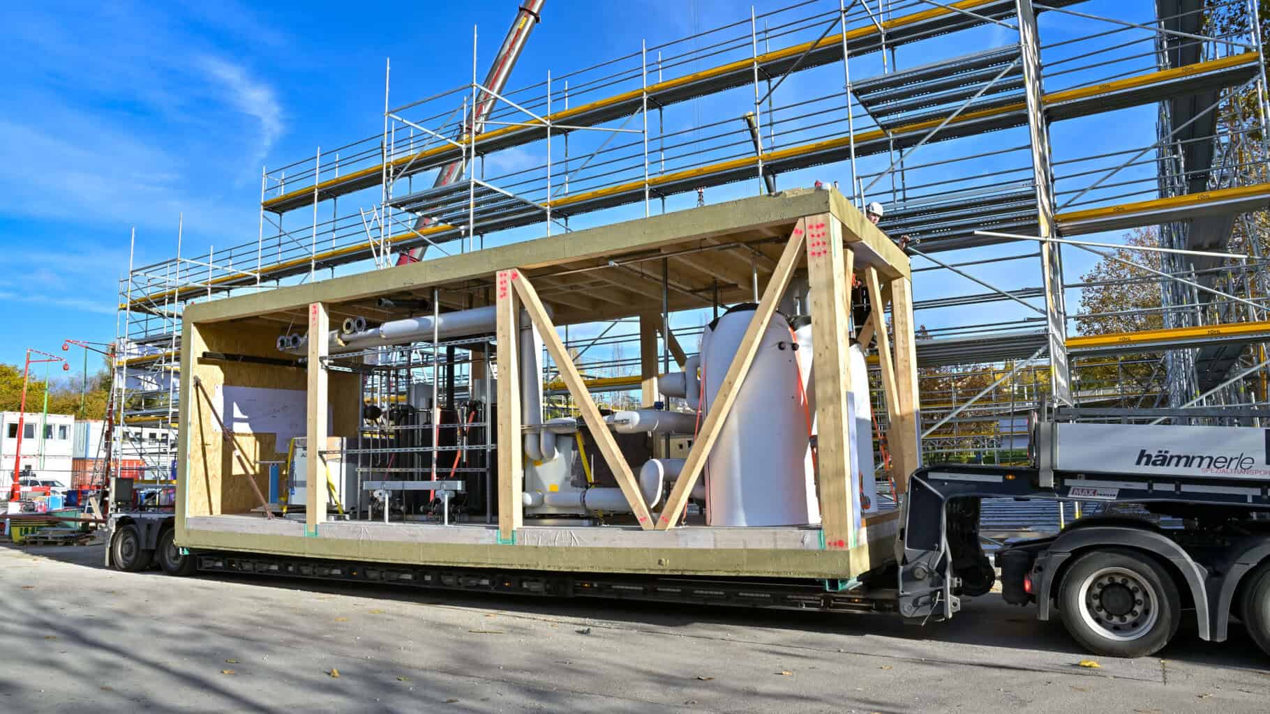 Holzmodul mit technischer Ausstattung © POOL out of the BOX, Tom Bloch