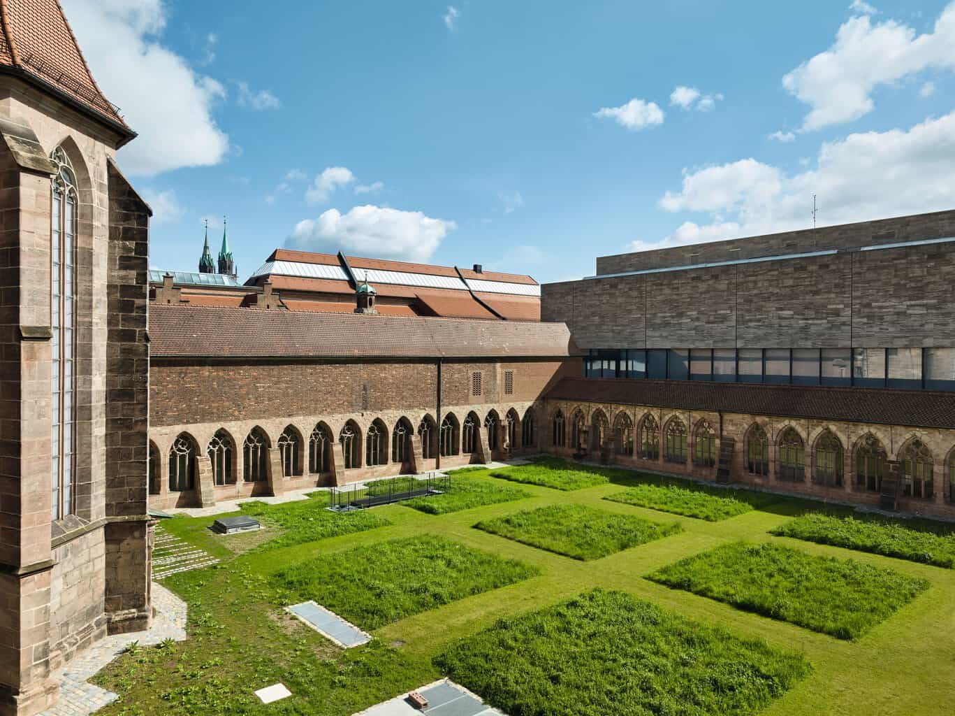Das Architekturensemble bestehend aus Kreuzgängen, Kirche und Mönchshäusern schenkte der bayerische König einst dem Museumsgründer Hans von und zu Aufseß. © palladium.de / KS-Original