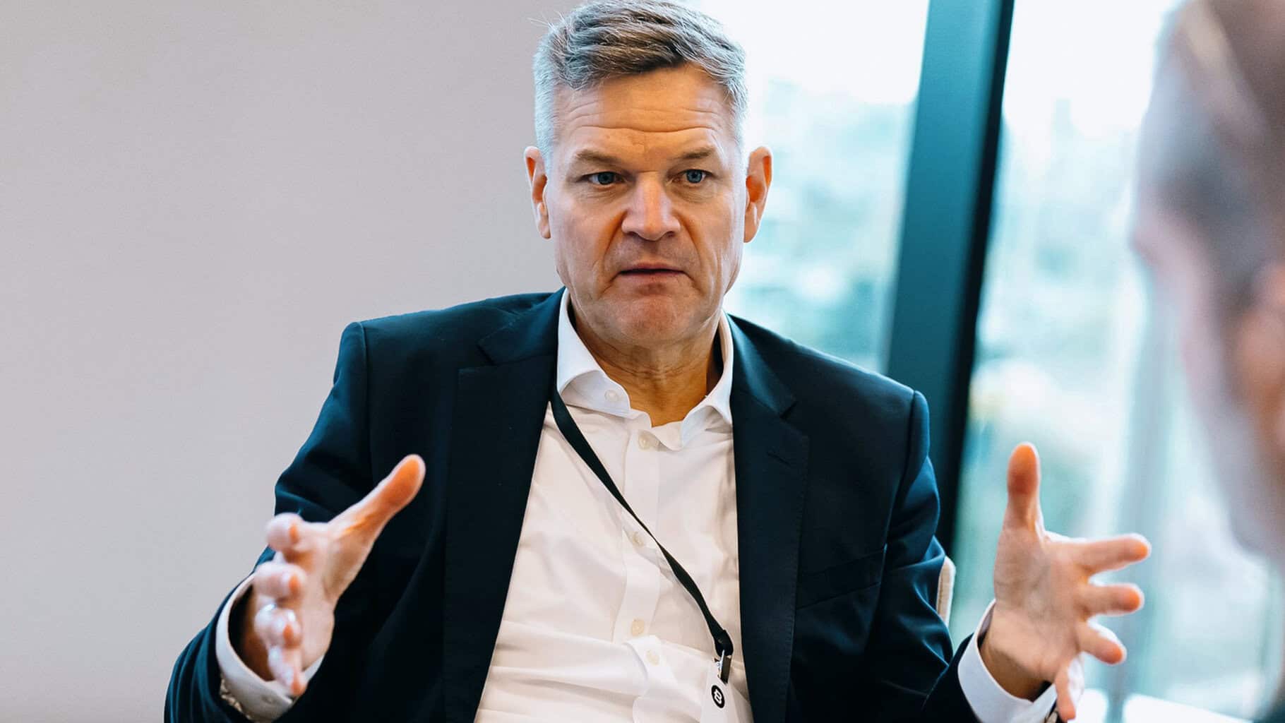 Richard J. Vestner ist als Diplomingenieur langjähriges Mitglied in der Bayerischen Ingenieurekammer-Bau und hat einen Doktortitel im Bauingenieurwesen. Er ist Vice President für Industrielösungen von Bentley Systems und in dieser Funktion u. a. verantwortlich für urbane digitale Zwillinge für Städte, Kommunen, Campus- und Industrieanlagen. © Bentley Systems