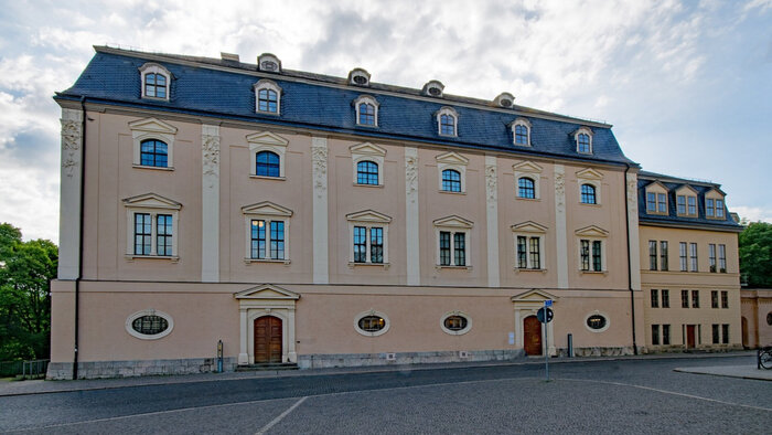 Anna Amalia Bibliothek in Weimar: Der verheerende Brand im Jahr 2004 zerstörte tausende wertvolle Bücher und historische Dokumente. © Bild von lapping auf Pixabay