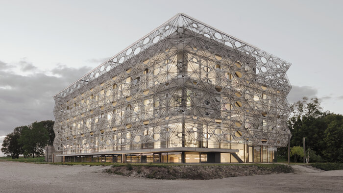 Mit dem Texoversum erhielt der mehr als 160 Jahre alte Textilstandort Reutlingen ein identitätsstiftendes Gebäude als Impulsgeber für die Zukunftstechnologie Textil. © Birgida González